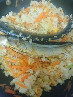 まるごと焼きさんまの炒めご飯-レシピのメイン写真