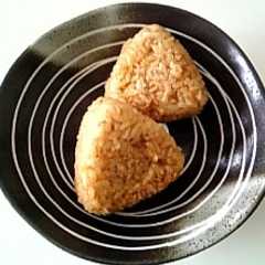 รูปของ 大量保存!あの冷凍焼きおにぎりを再現!?
