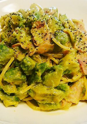 アボカドクリームソースのパスタ-レシピのメイン写真