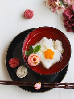 華やか!お花畑雑煮(蒲鉾)-レシピのメイン写真