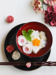 華やか!お花畑雑煮(なると)-レシピのメイン写真