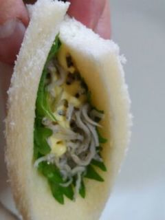 青じそとちりめんじゃこの手巻きサンド-レシピのメイン写真