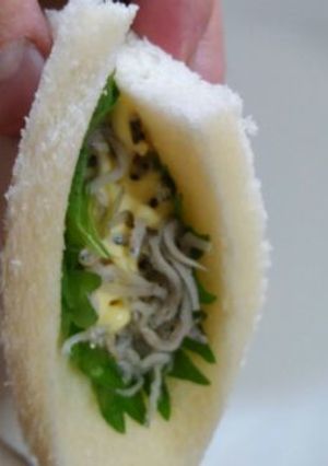 青じそとちりめんじゃこの手巻きサンド-レシピのメイン写真