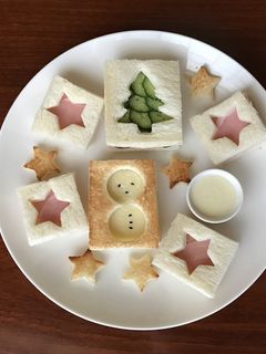 クリスマス♬型抜きサンドイッチ-レシピのメイン写真