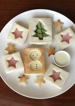 クリスマス♬型抜きサンドイッチ-レシピのメイン写真