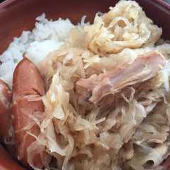 รูปของ 手抜きで簡単☆ザワークラウト の煮込み