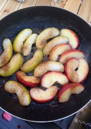 アウトドアフライパンで簡単焼きりんご-レシピのメイン写真