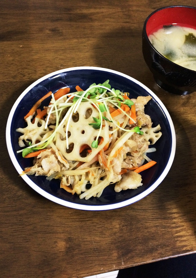 蓮根と豚こまもやしバター炒め☆。.:＊゜-レシピのメイン写真