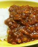 骨付鶏モモを煮込んでほぐしたチキンカレー