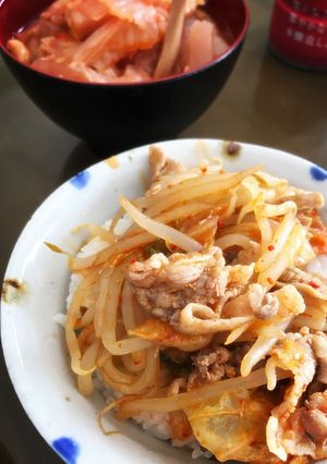 簡単!がっつり豚キムチ丼-レシピのメイン写真