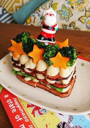 ミートローフやハムで☆クリスマスケーキ風-レシピのメイン写真