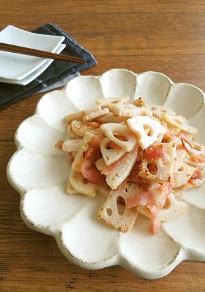 簡単☆れんこんとベーコンのガーリック炒め-レシピのメイン写真