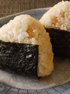 簡単♪天むす風おにぎり(えび&揚げ玉)-レシピのメイン写真