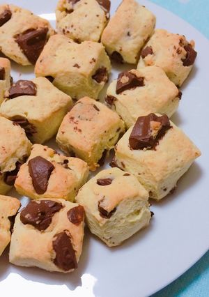 材料4つ差し入れにも!簡単チョコスコーン-レシピのメイン写真