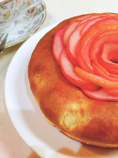 〈簡単!材料5つ!〉りんごの薔薇ケーキ-レシピのメイン写真
