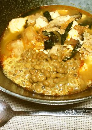 簡単!キムチ鍋 納豆とごはんでうまい!-レシピのメイン写真