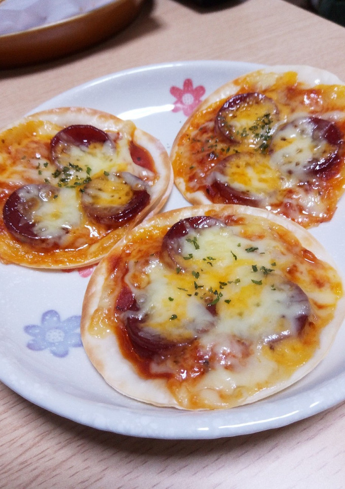 ☆餃子の皮で簡単に！なんちゃってピザ☆-レシピのメイン写真