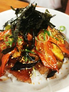 肉野菜炒め丼-レシピのメイン写真