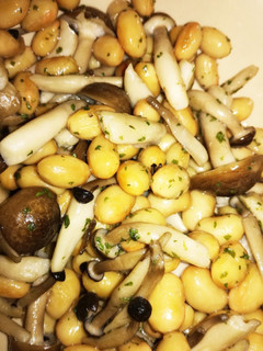 大豆が主役!大豆とキノコの炒め物-レシピのメイン写真