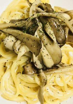 きのこのバターソテー＆生クリームのパスタ-レシピのメイン写真
