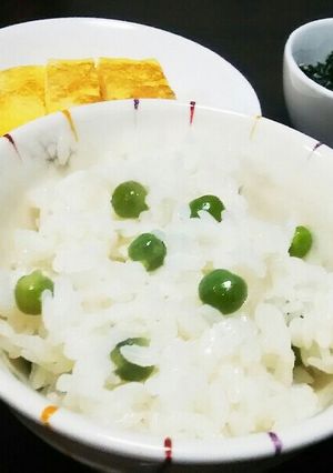 豆の旨味満点♡美味しいグリンピースごはん-レシピのメイン写真