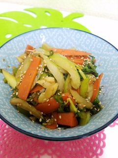 セロリの簡単❤胡麻油炒め超うまうま-レシピのメイン写真