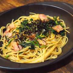 A picture of ベーコンとほうれん草の和風パスタ.