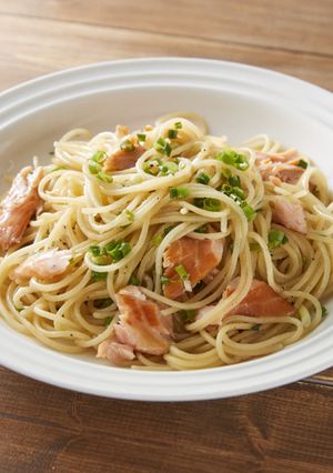 香燻ローストサーモンの和風パスタ-レシピのメイン写真