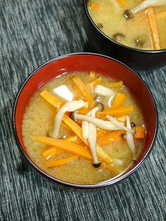 簡単!にんじんのお味噌汁-レシピのメイン写真