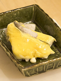 チーズと卵黄でコクのある♪たらチーズ焼き-レシピのメイン写真
