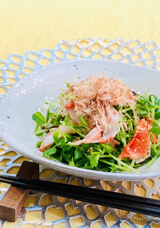 豆苗とカニカマの梅和風サラダ-レシピのメイン写真
