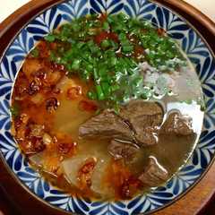 A picture of 麻辣ペーストがいい味を出す蘭州ラーメン.