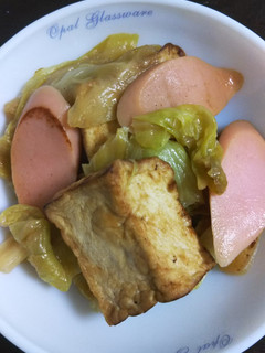 豆腐、キャベツ、魚肉ソーセージの炒めもの-レシピのメイン写真
