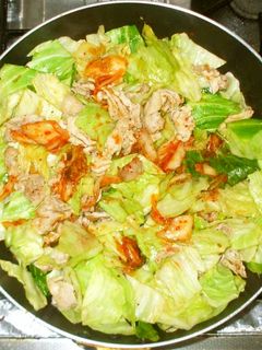 豚肉とキムチ炒め♪簡単キャベツと-レシピのメイン写真