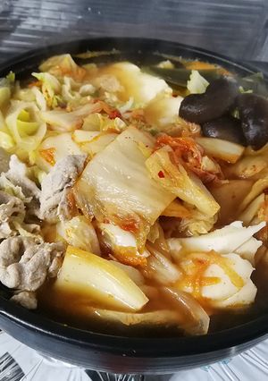 シンプルでおいしい！白菜キムチ鍋-レシピのメイン写真