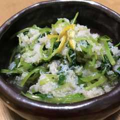 รูปของ 蟹と三つ葉の和え物