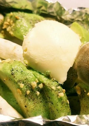 きのことアボカドのホイル焼き-レシピのメイン写真