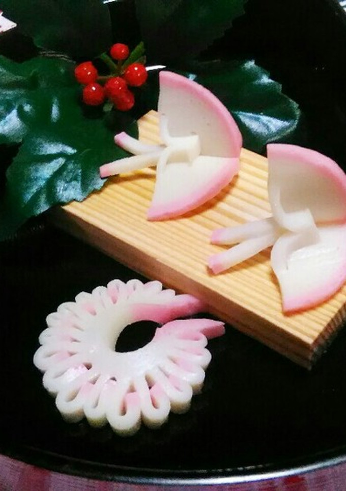 蒲鉾の飾り切り☆蝶々と孔雀☆-レシピのメイン写真