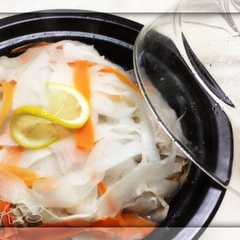 รูปของ タジン鍋で豚しゃぶ肉の塩糀×塩レモン蒸し