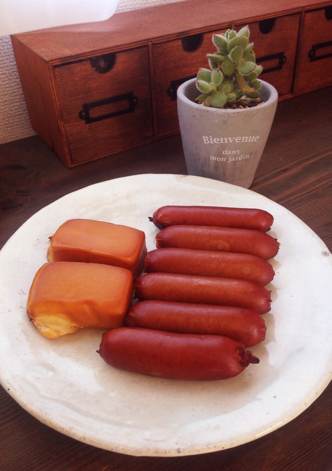 男子飯 簡単ソーセージとチーズの燻製-レシピのメイン写真