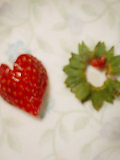 いちごのヘタのちっちゃなリース-レシピのメイン写真