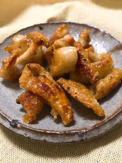【焼くだけ即うま 鶏皮カリカリ】-レシピのメイン写真
