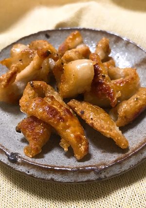 【焼くだけ即うま 鶏皮カリカリ】-レシピのメイン写真