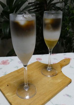 3層の美しい魔法♪甘酒アイスカフェラテ🥂-レシピのメイン写真