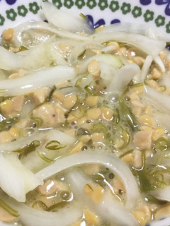 スッキリ!酢玉ねぎめかぶ納豆-レシピのメイン写真