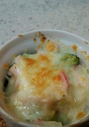 ブロッコリーとカニカマのグラタン-レシピのメイン写真
