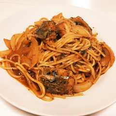 รูปของ 鯖の水煮缶のトマトパスタ☆イタリアン