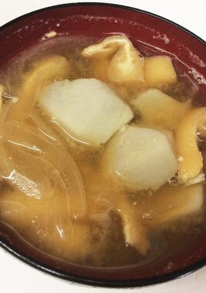 おせちリメイク〜里芋の煮つけのお味噌汁-レシピのメイン写真