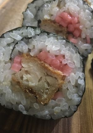 メンチカツと赤カブの太巻き-レシピのメイン写真