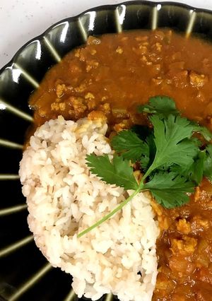シャン菜＆ココナッツのトマトカレー-レシピのメイン写真